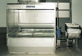 Farbspritzstand mit automatischer Lackschlammaustragung