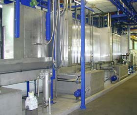Takt-Vorbehandlungsanlage mit No-Rinse-System f&uuml;r Strahlheizfl&auml;chen